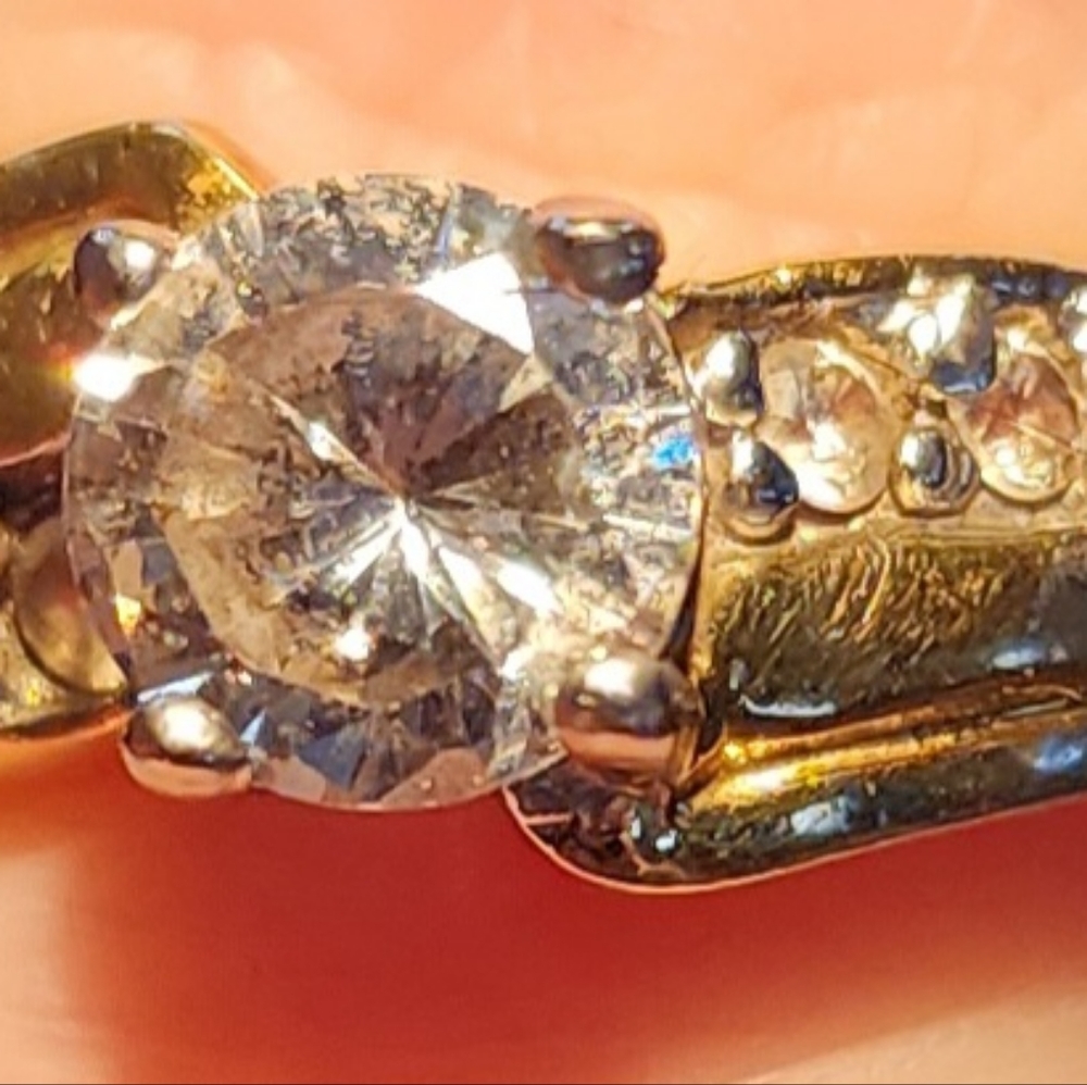 10k gold qmd diamond ring